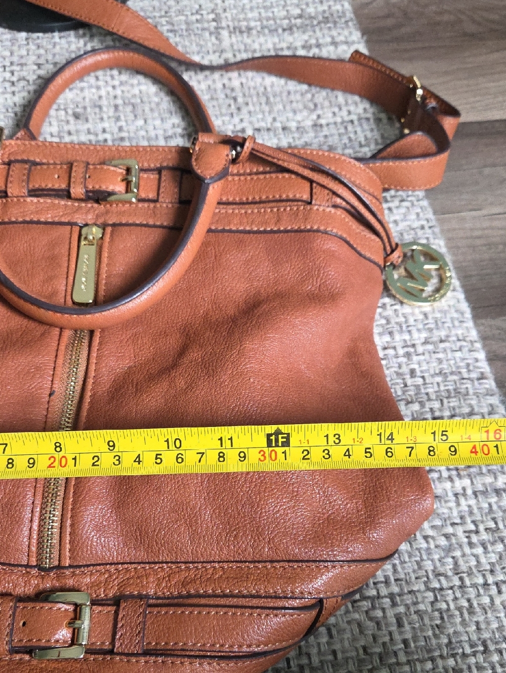 Michael Kors Kingsbury Leather Tote - Picture 15 of 16